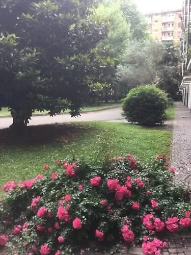 Two Beds In The Green Near The Fair Bed and Breakfast Milano Italia